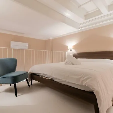 Apartment Scala Via Borgo Pinti